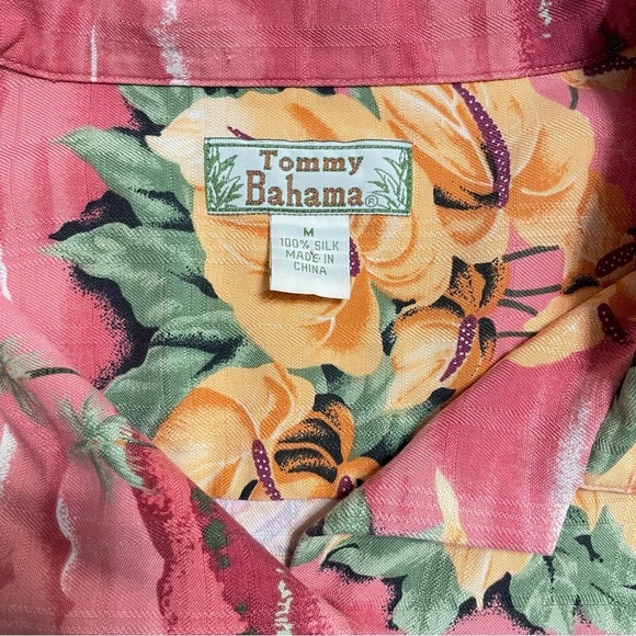 Tommy Bahama Women's Medium Silk Tropical Print Short Sleeve Button-down Shirt - Picture 9 of 15